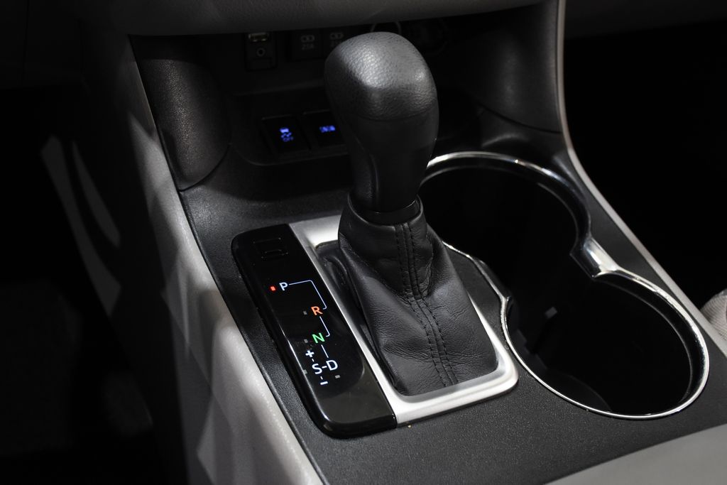 2017 Toyota Highlander LE - Photo 24