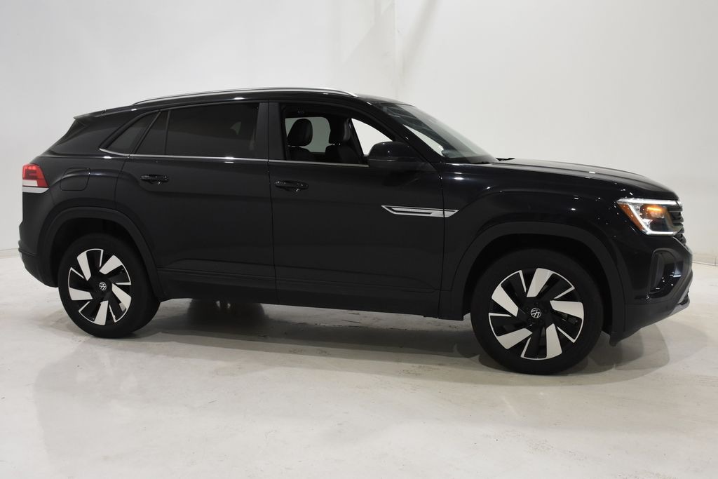 Used 2025 Volkswagen Atlas Cross Sport 2.0T SE w/Technology SUV