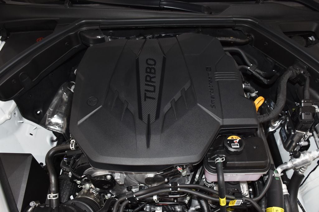 2025 GENESIS G70 Standard - Photo 7
