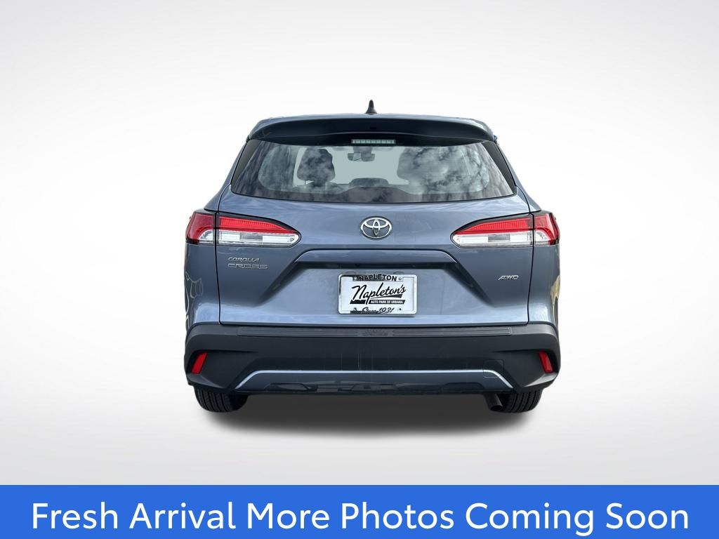 2022 Toyota Corolla Cross L photo 3