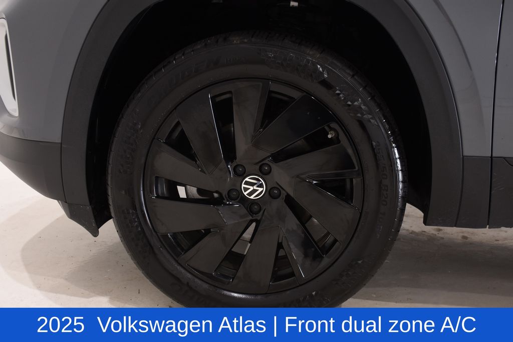 2025 Volkswagen Atlas SE w/Tech - Photo 6