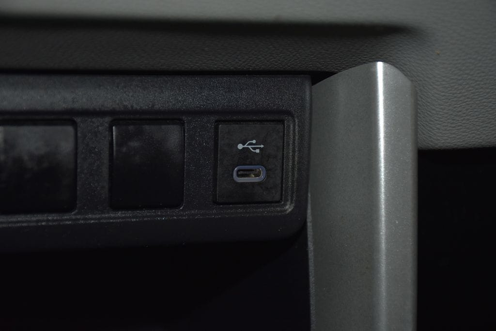 2025 Toyota Corolla Cross L - Photo 20