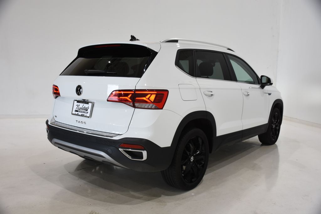 2022 Volkswagen Taos SE photo 4