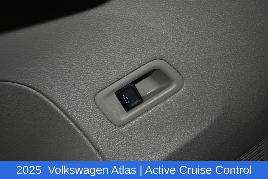 2025 Volkswagen Atlas SEL - Photo 24
