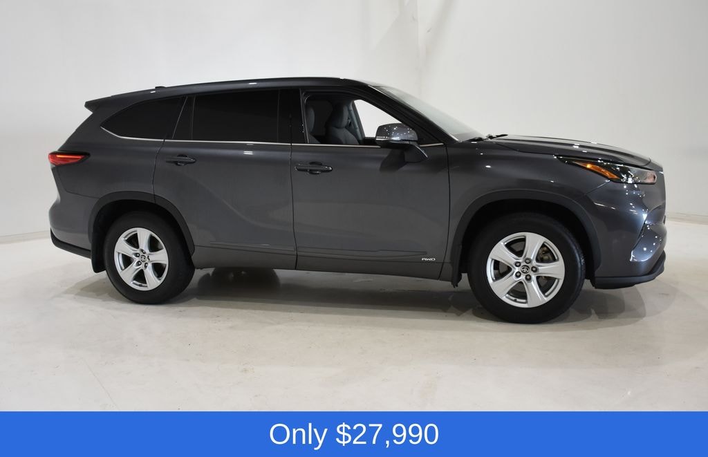 Used 2022 Toyota Highlander Hybrid LE SUV