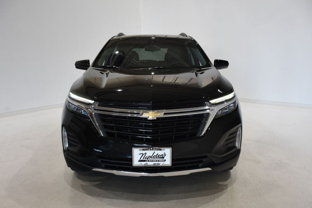 2022 Chevrolet Equinox LT photo 2