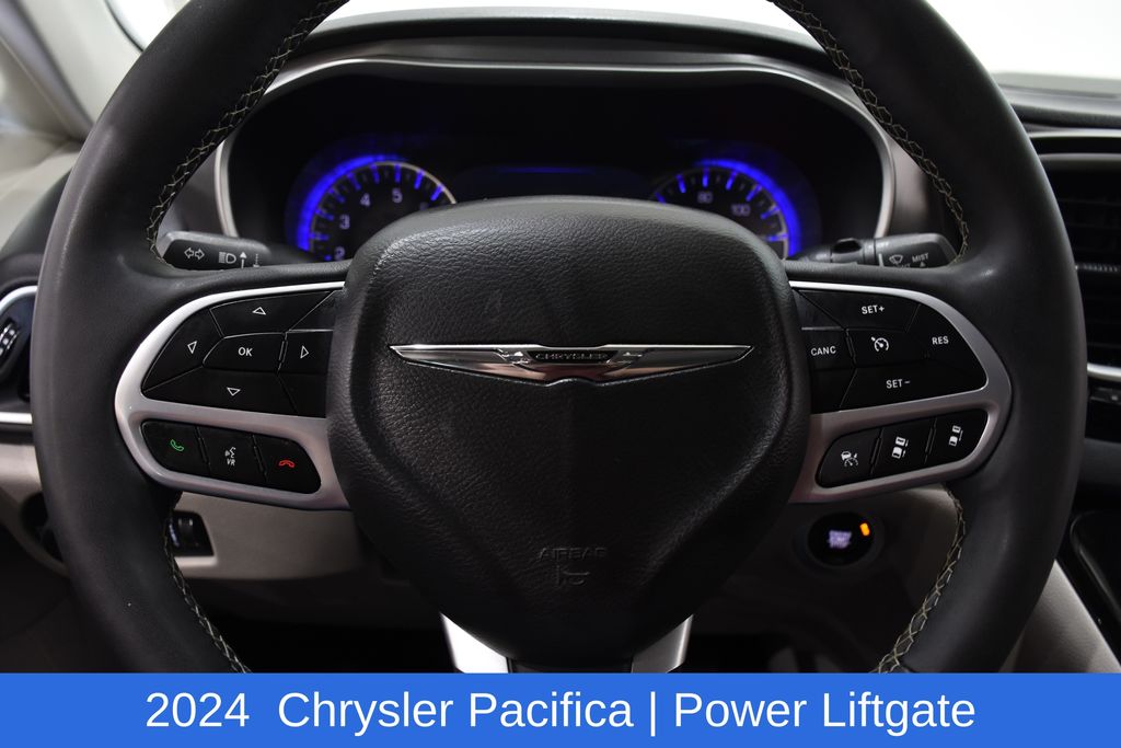 2024 Chrysler Pacifica Touring L - Photo 11