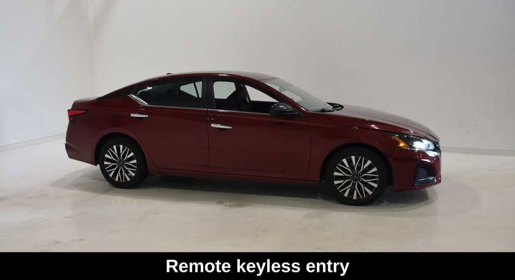 Used 2024 Nissan Altima 2.5 SV Sedan