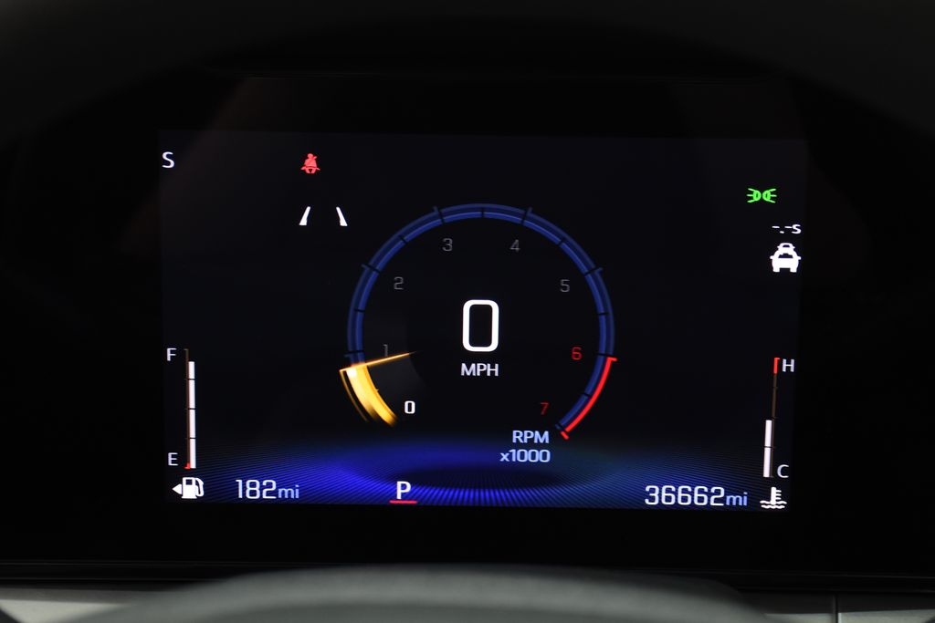 2025 Chevrolet Trax LT - Photo 13