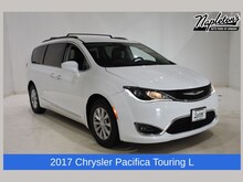 2017 Chrysler Pacifica Touring L Van