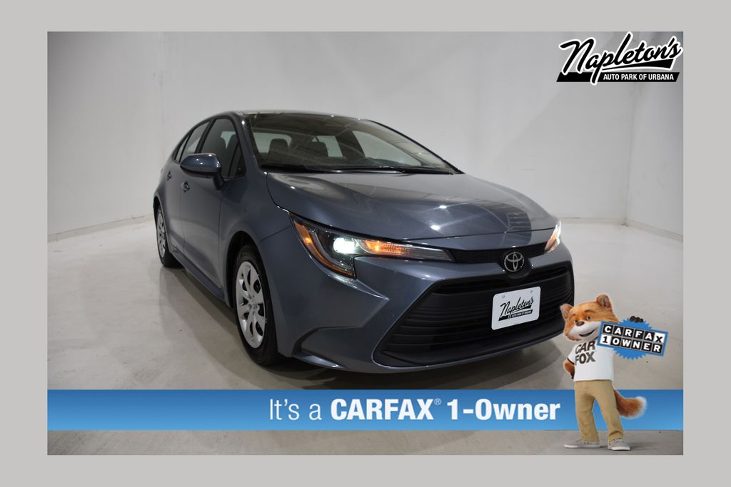 2024 Toyota Corolla LE's photo