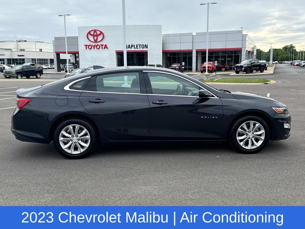 Used 2023 Chevrolet Malibu 1LT with VIN 1G1ZD5ST8PF223631 for sale in Urbana, IL