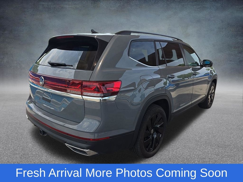 Used 2025 Volkswagen Atlas 2.0T SE w/Technology SUV
