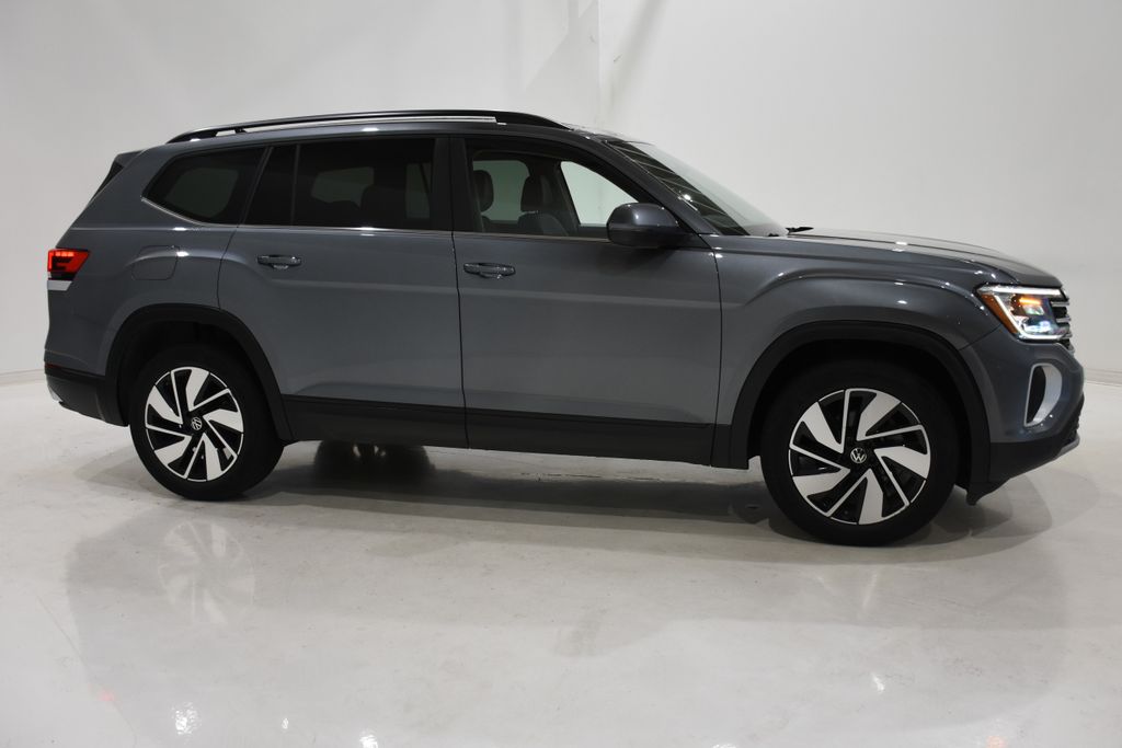 2024 Volkswagen Atlas SE Technology photo 3