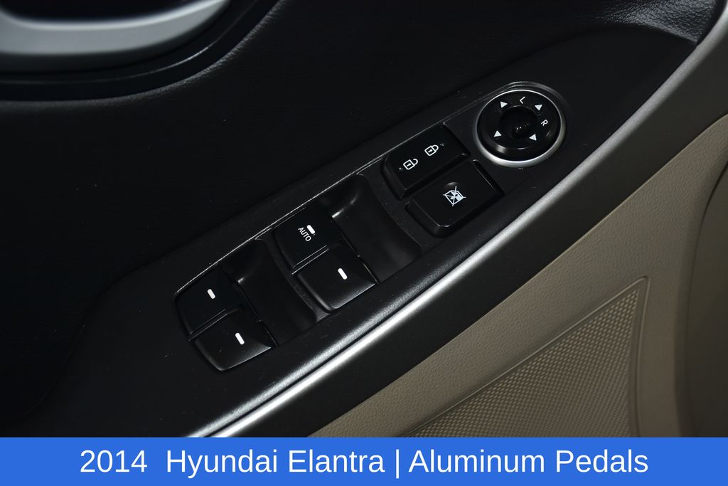 2014 Hyundai Elantra GT Base - Photo 23