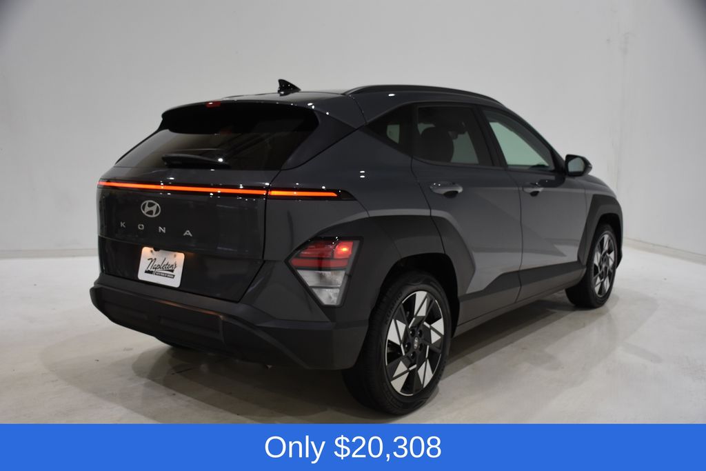 2025 Hyundai Kona SEL photo 4
