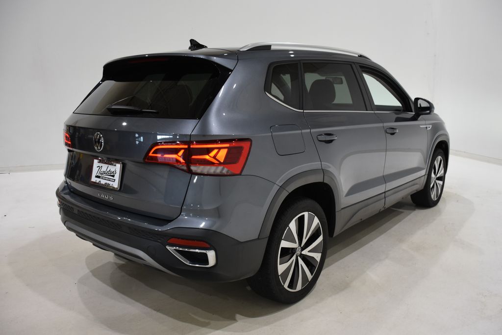 2022 Volkswagen Taos SE photo 4