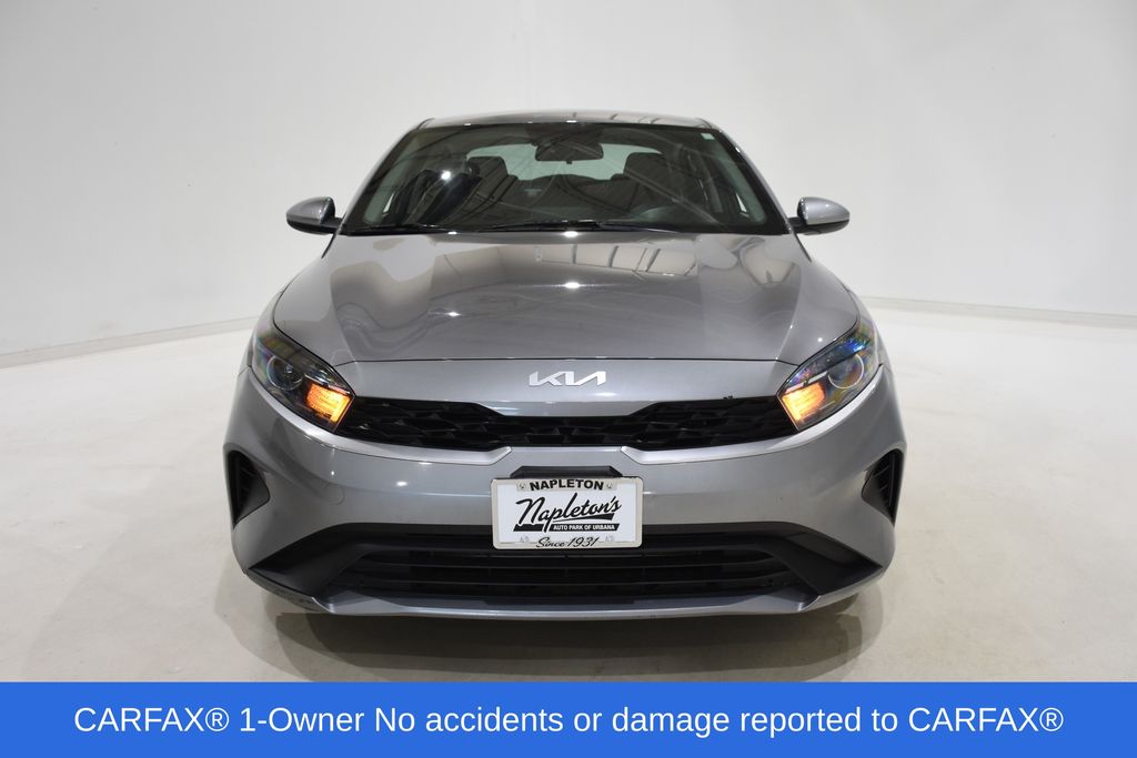 2023 Kia Forte LXS photo 2