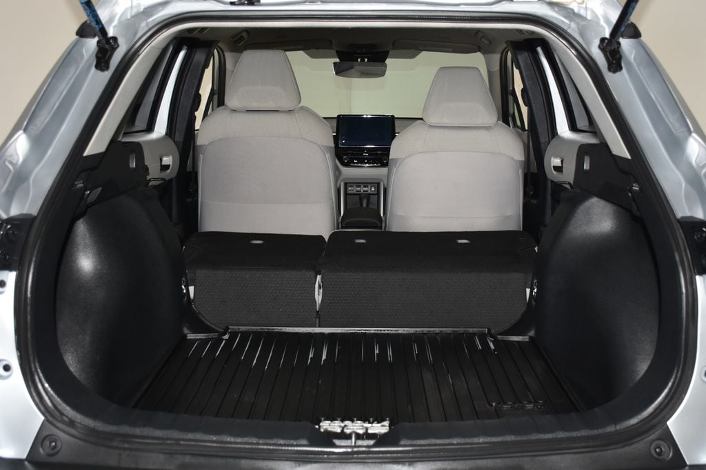 2025 Toyota Corolla Cross L - Photo 29