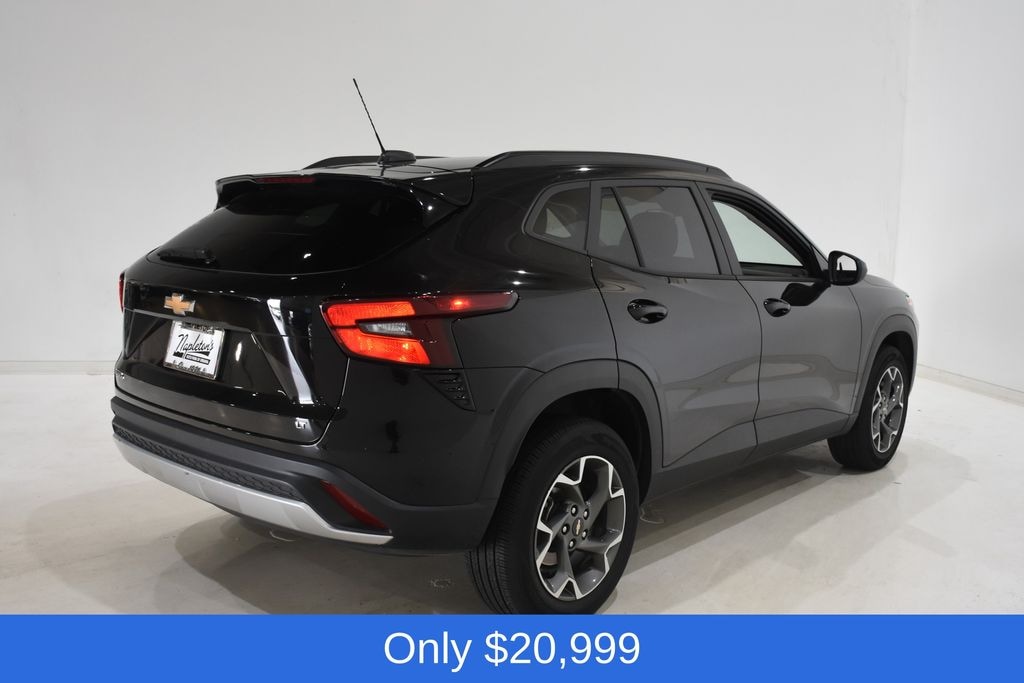 Used 2025 Chevrolet Trax LT SUV