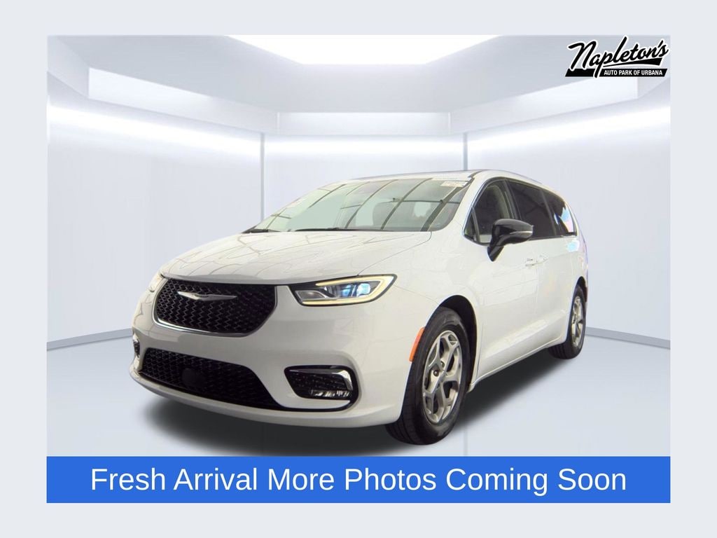 Used 2024 Chrysler Pacifica Limited Van Passenger Van