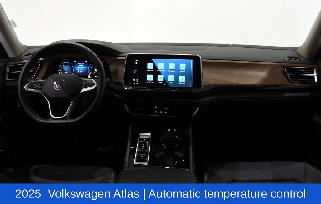 2025 Volkswagen Atlas SE w/Tech - Photo 8