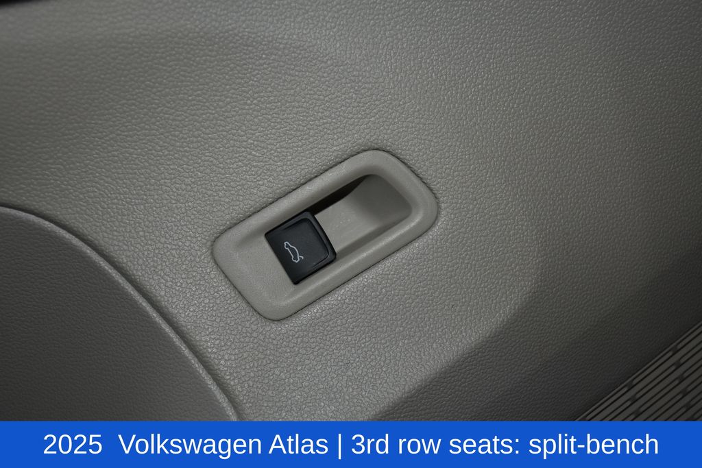 2025 Volkswagen Atlas SE w/Tech - Photo 24
