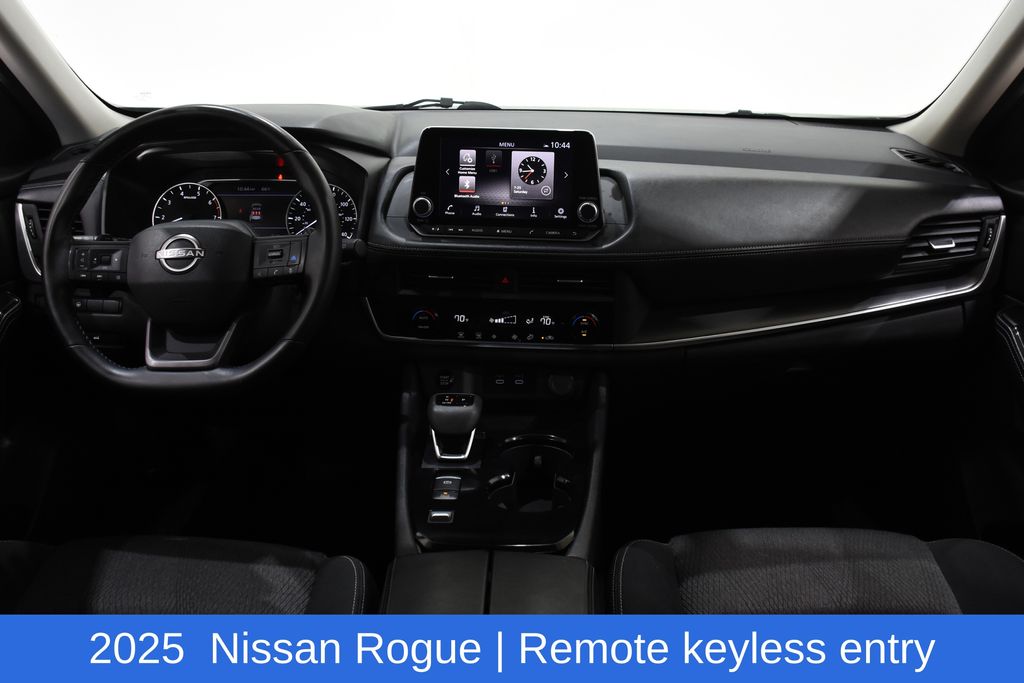 2025 Nissan Rogue SV - Photo 8