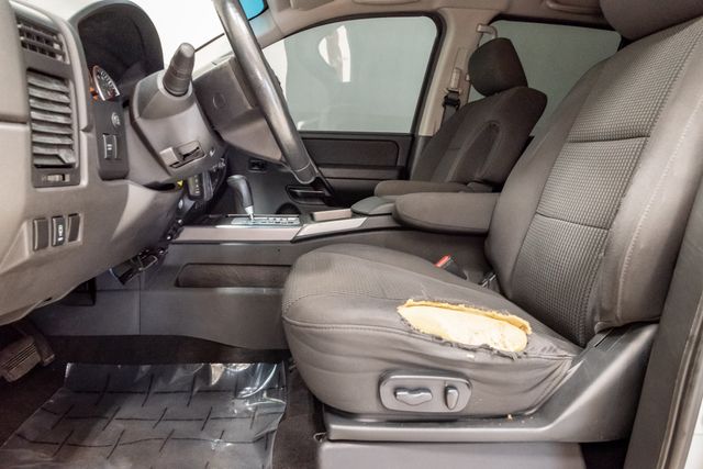 2012 Nissan Titan SV - Photo 9