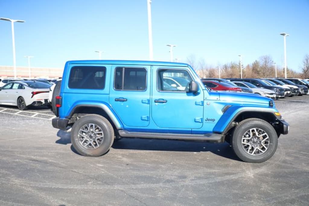 New 2026 Jeep Wrangler 4-DOOR SAHARA Sport Utility