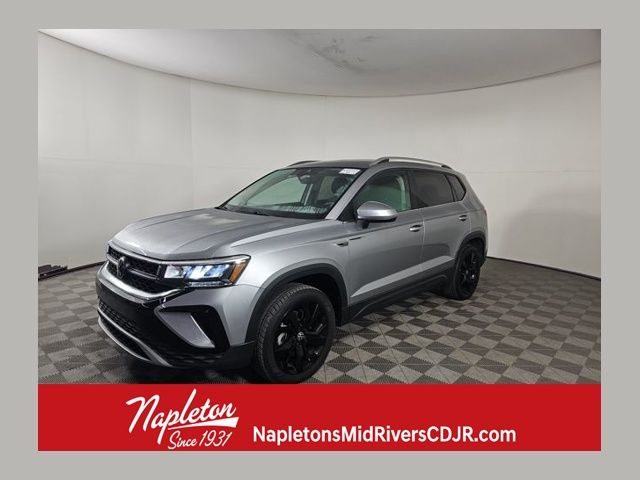 2023 Volkswagen Taos SE's photo
