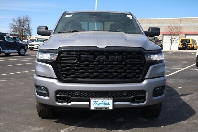 2025 Ram 1500 Tradesman photo 3