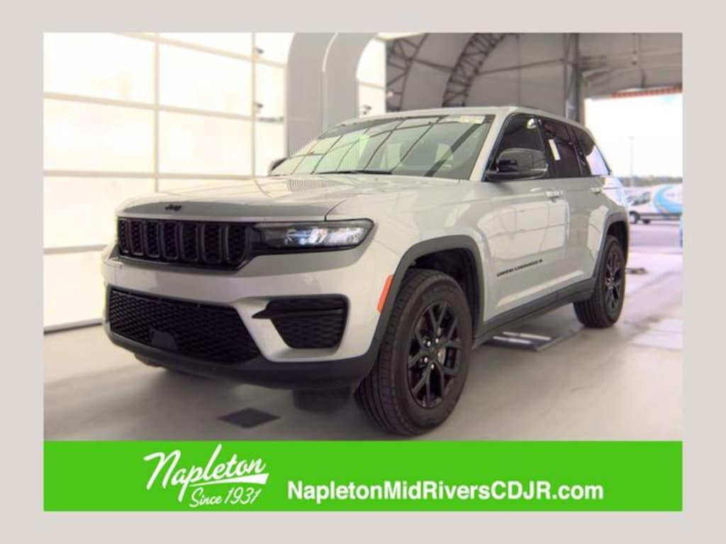 Used 2025 Jeep Grand Cherokee Laredo SUV