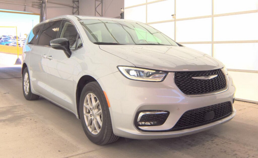 Used 2024 Chrysler Pacifica Touring L Van Passenger Van