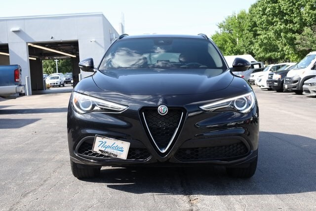 2022 Alfa Romeo Stelvio Ti photo 2