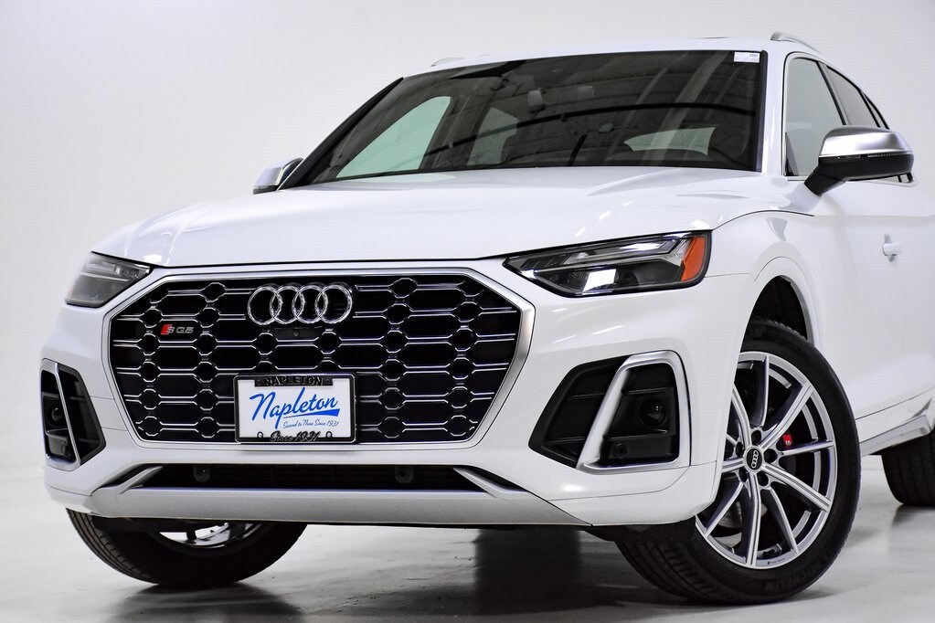 2022 Audi SQ5 Premium Plus photo 2
