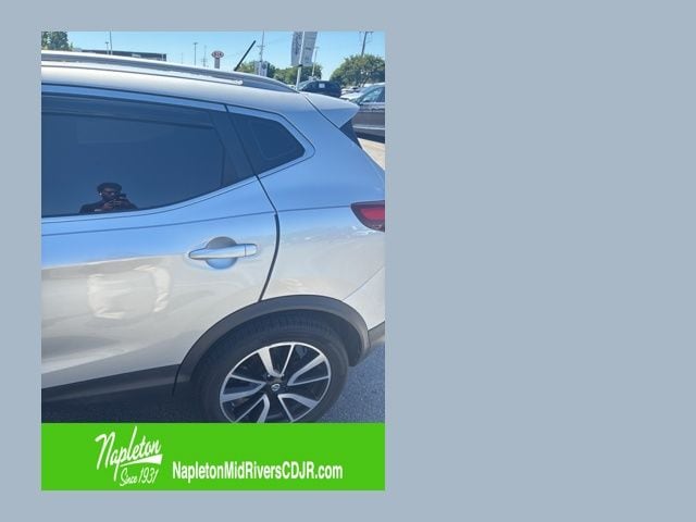 2017 Nissan Rogue Sport SL AWD's photo
