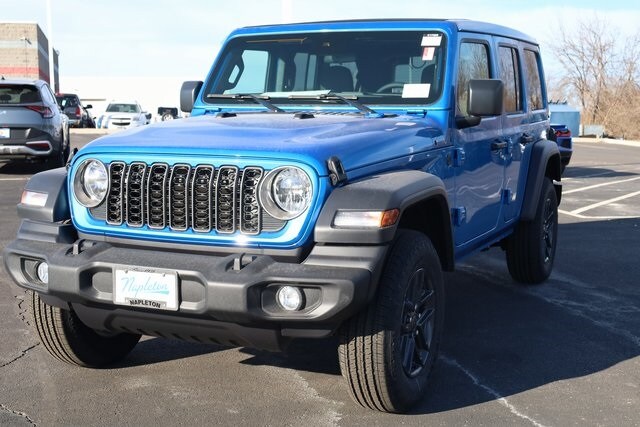 2025 Jeep Wrangler Sport S photo 4