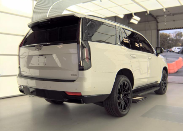 Used 2021 CADILLAC Escalade Premium Luxury 4x4 SUV