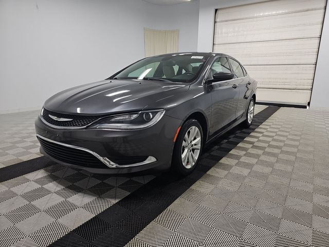 2016 Chrysler 200 Limited's photo