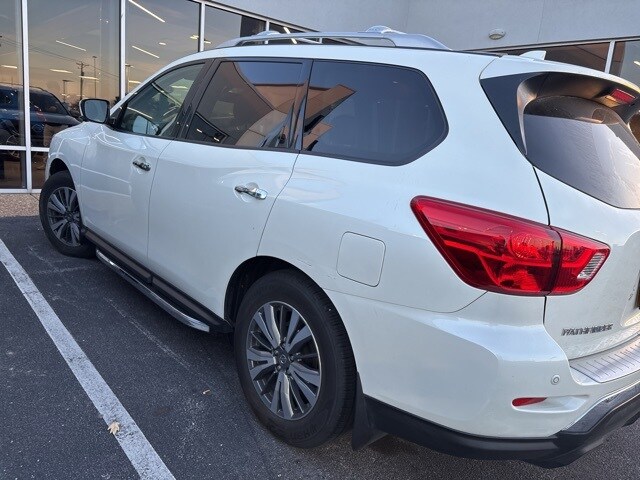 2020 Nissan Pathfinder SL photo 4