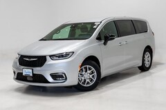 2026 Chrysler Pacifica SELECT Passenger Van