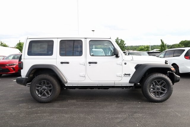 2025 Jeep Wrangler Sport S photo 4