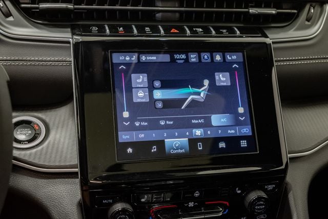 2025 Jeep Grand Cherokee Laredo - Photo 17