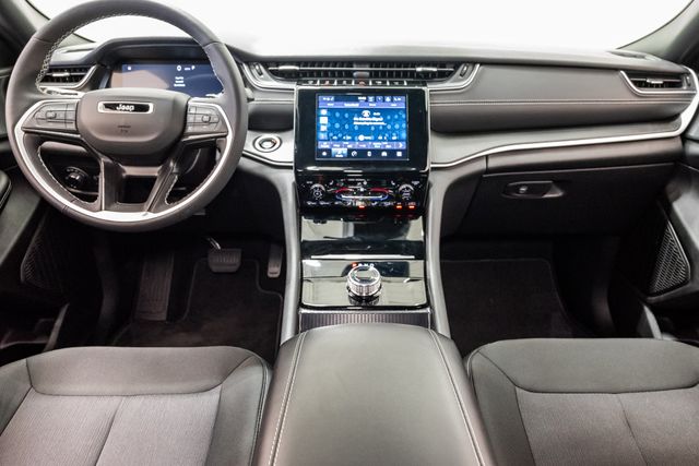 2025 Jeep Grand Cherokee Laredo - Photo 25