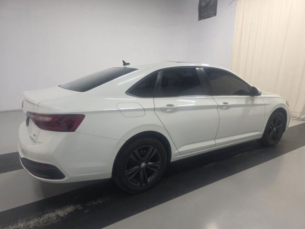 Used 2024 Volkswagen Jetta 1.5T SE Sedan