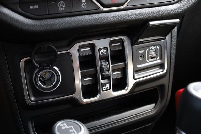 2025 Jeep Wrangler 4-Door Sport S - Photo 20