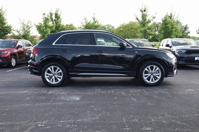2025 Audi Q3 45 TFSI S line Premium photo 2