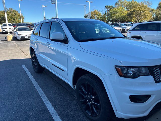 Used 2020 Jeep Grand Cherokee Laredo SUV