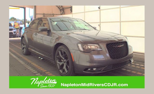 2023 Chrysler 300 S's photo